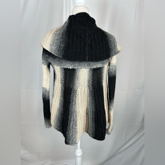 Silvia Novelli Cardigan Sweater Size S - Picture 3 of 6